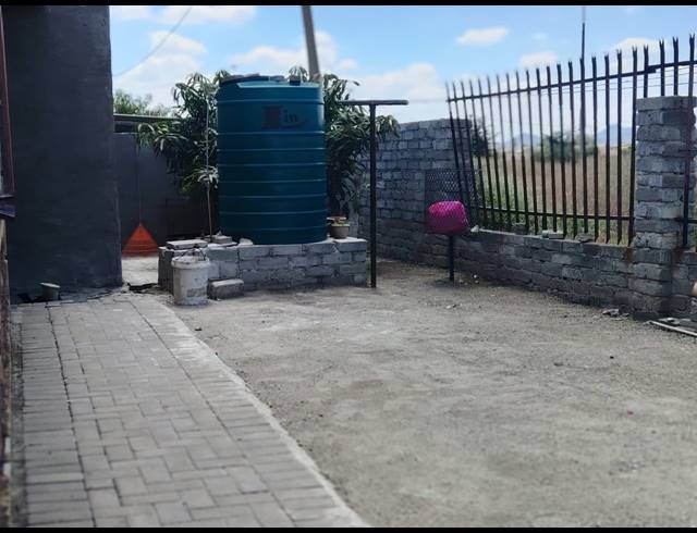 3 BEDROOM HOUSE FOR SALE IN SERALENG